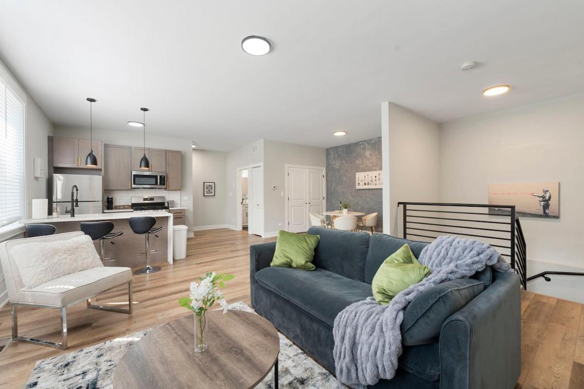 2 Bed & 3 Bath Chicago Condo Экстерьер фото
