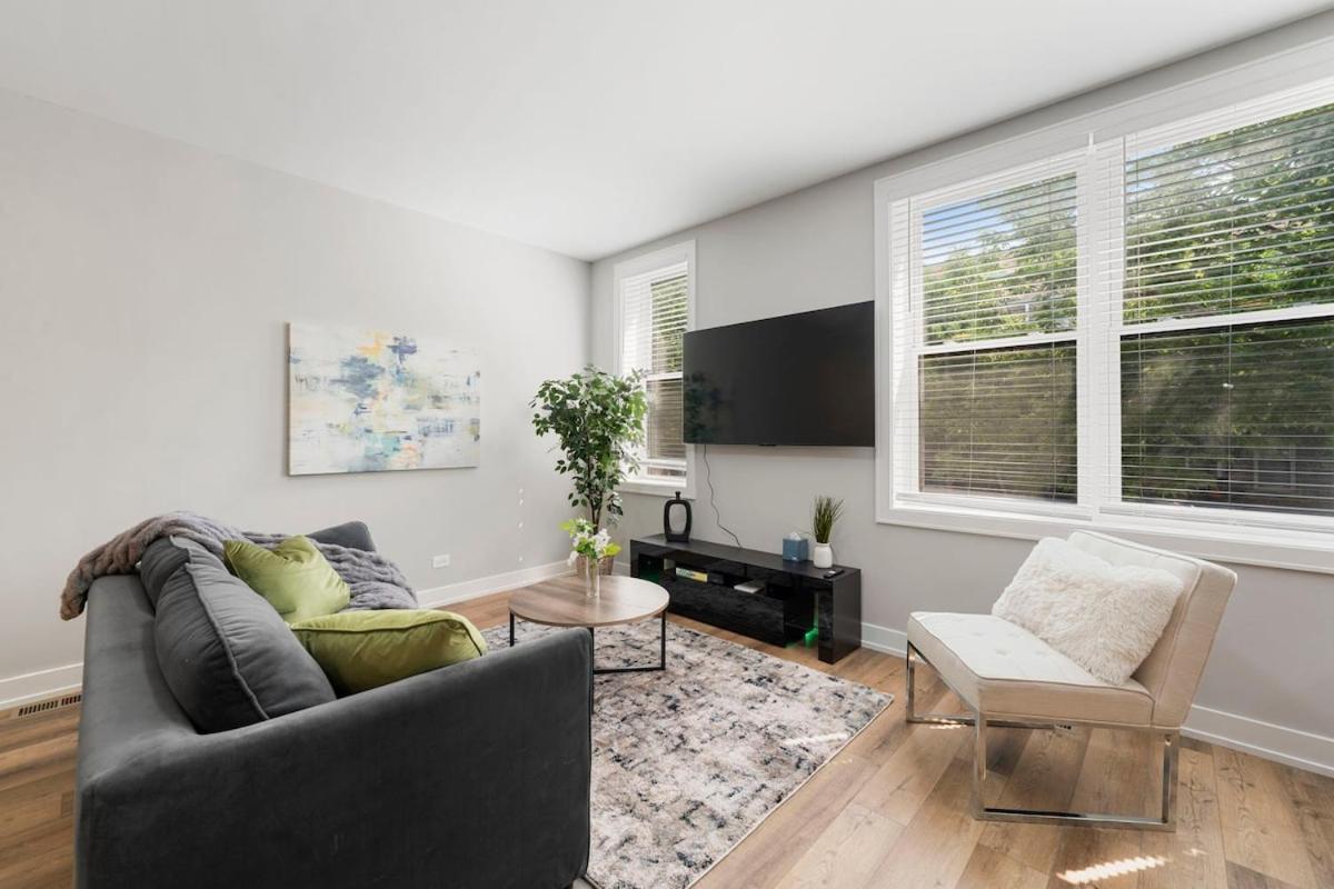 2 Bed & 3 Bath Chicago Condo Экстерьер фото