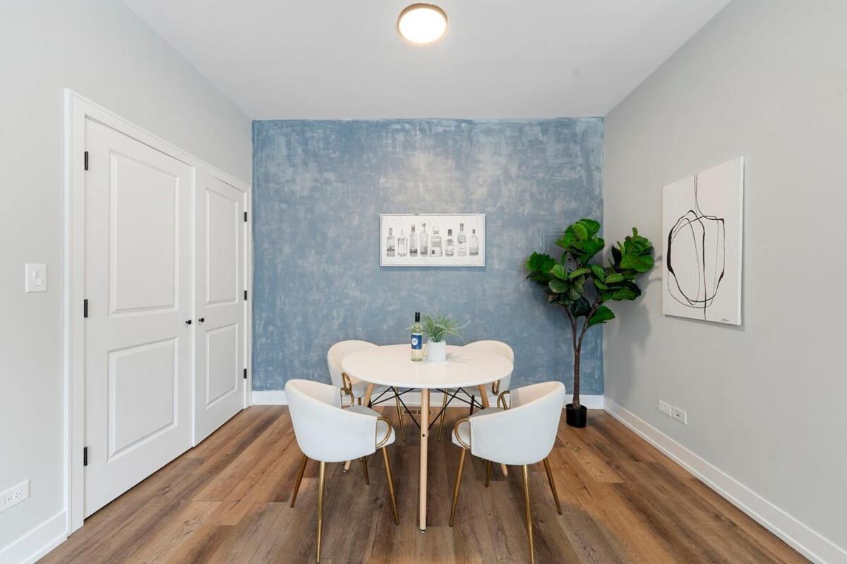 2 Bed & 3 Bath Chicago Condo Экстерьер фото