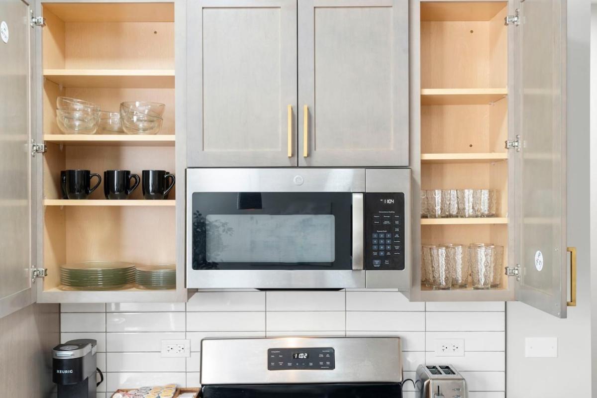 2 Bed & 3 Bath Chicago Condo Экстерьер фото