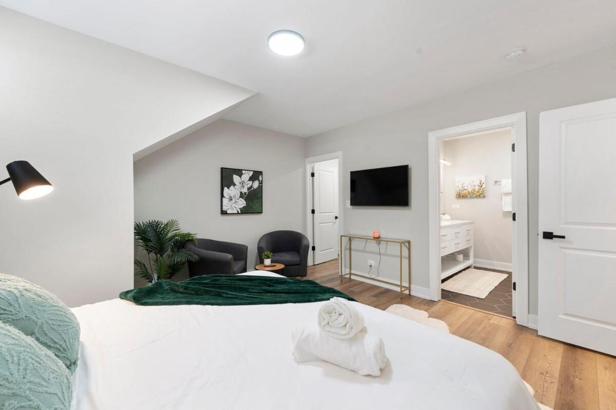 2 Bed & 3 Bath Chicago Condo Экстерьер фото